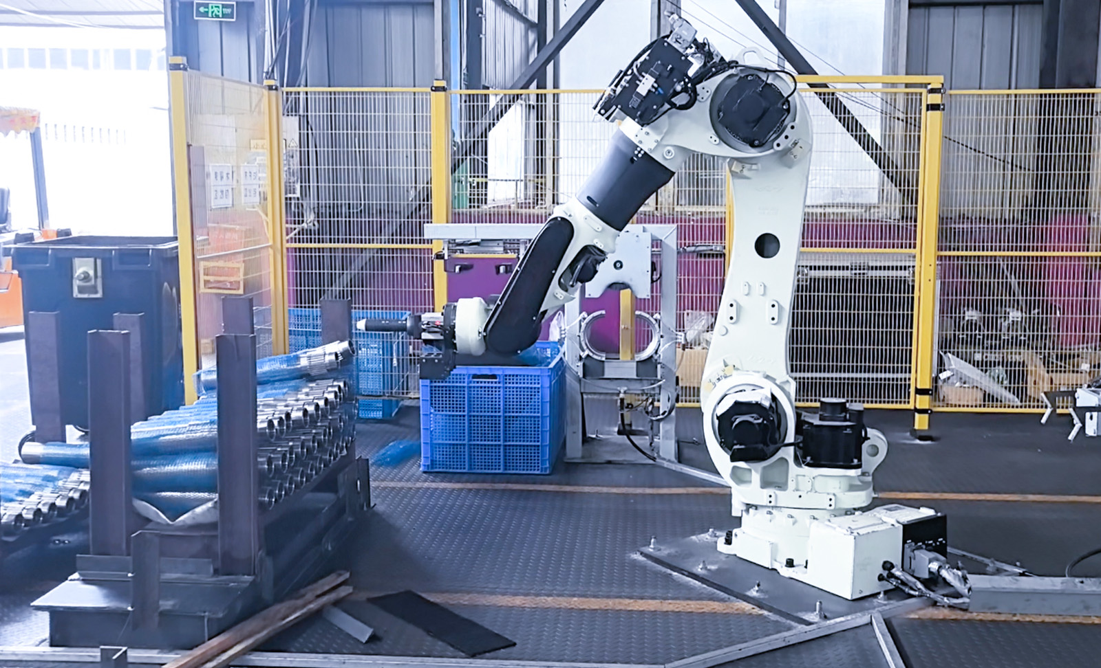 AI視覺引導高反光金屬軸頭上料 | 某大型工程機械廠